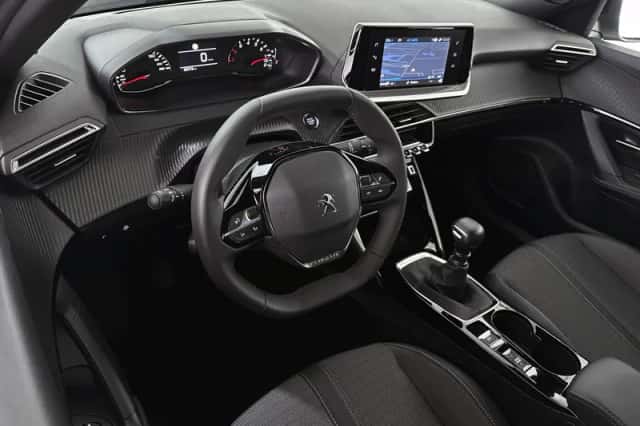 Peugeot 2008 (2023) thumbnail 5