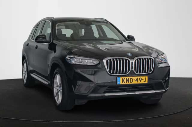 BMW X3 (2022) thumbnail 2
