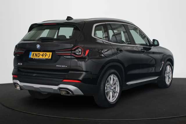 BMW X3 (2022) thumbnail 3