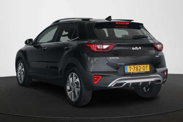Kia Stonic (2023) thumbnail 4