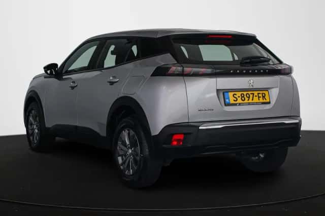 Peugeot 2008 (2023) thumbnail 4