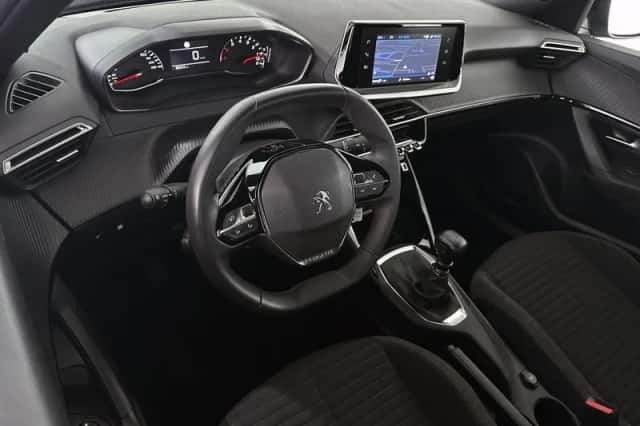 Peugeot 2008 (2023) thumbnail 5