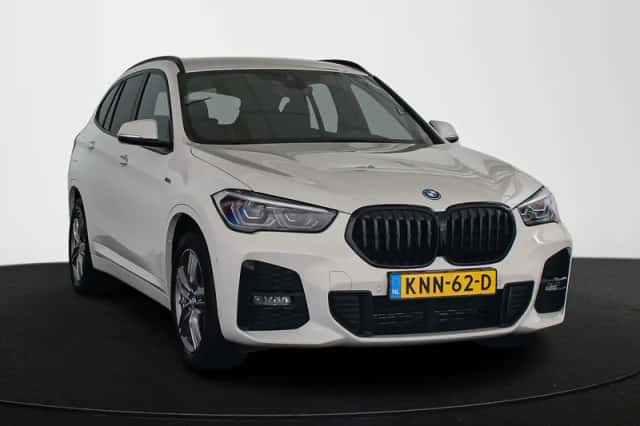 BMW X1 (2022) thumbnail 2