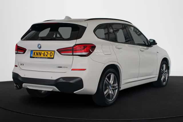 BMW X1 (2022) thumbnail 3