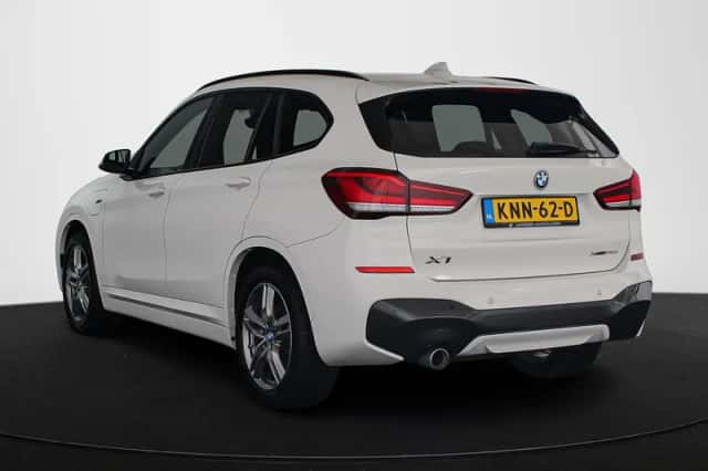 BMW X1 (2022) thumbnail 4