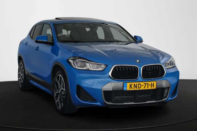 BMW X2 (2021) thumbnail 2