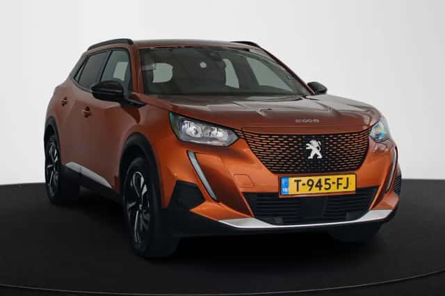 Peugeot e-2008 (2023) thumbnail 2