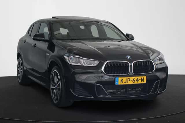 BMW X2 (2023) thumbnail 2