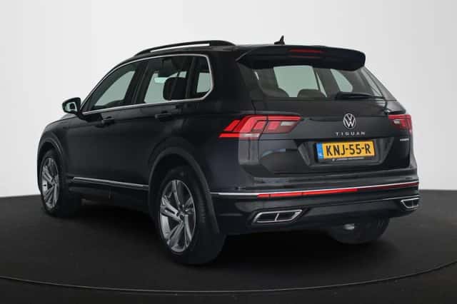 Volkswagen Tiguan (2022) thumbnail 4