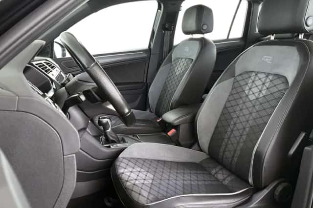 Volkswagen Tiguan (2022) thumbnail 6