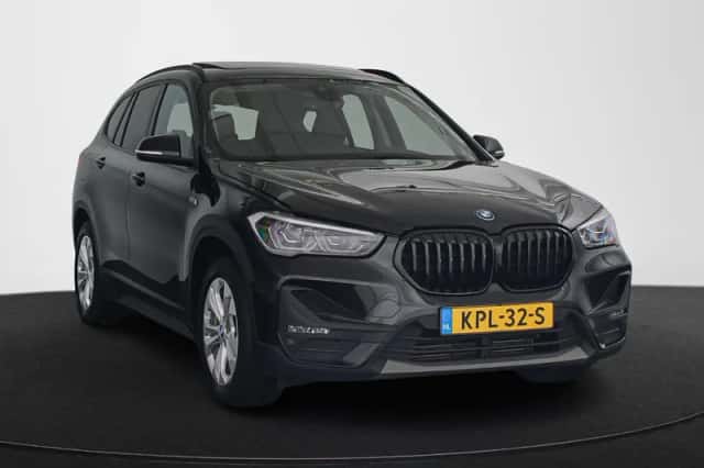 BMW X1 (2021) thumbnail 2