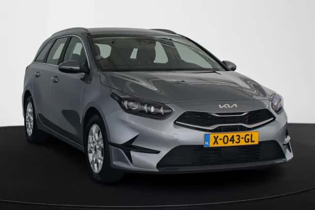 Kia Ceed Sportswagon (2023) thumbnail 2