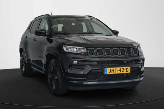 Jeep Compass (2022) thumbnail 2