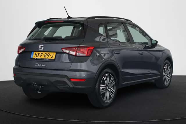 SEAT Arona (2023) thumbnail 3