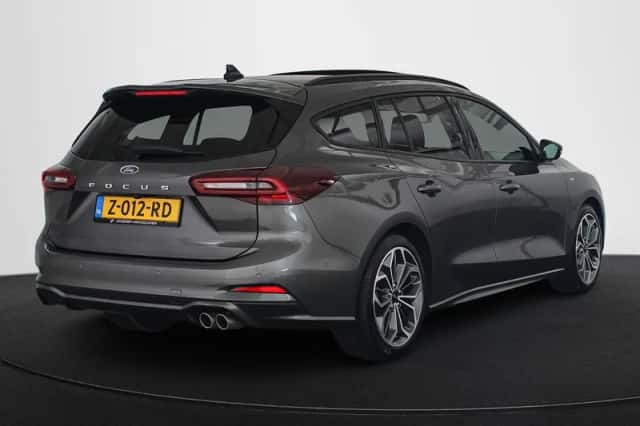 Ford Focus (2024) thumbnail 3