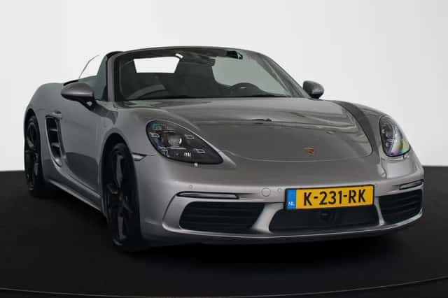 Porsche 718 (2021) thumbnail 2