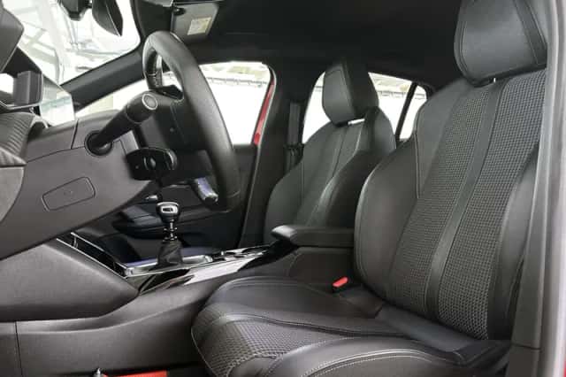Peugeot 208 (2023) thumbnail 6