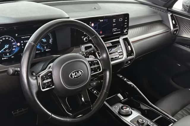 Kia Sorento (2021) thumbnail 5