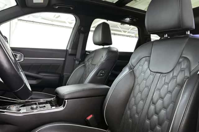 Kia Sorento (2021) thumbnail 6