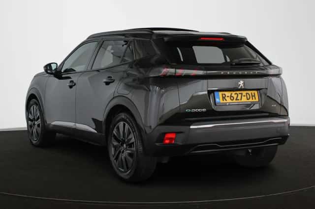 Peugeot e-2008 (2022) thumbnail 4