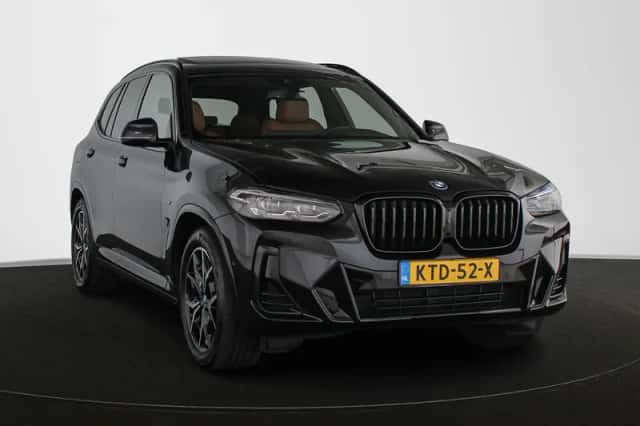 BMW X3 (2022) thumbnail 2