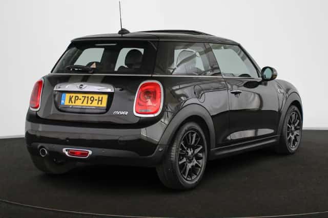 MINI Cooper (2016) thumbnail 3