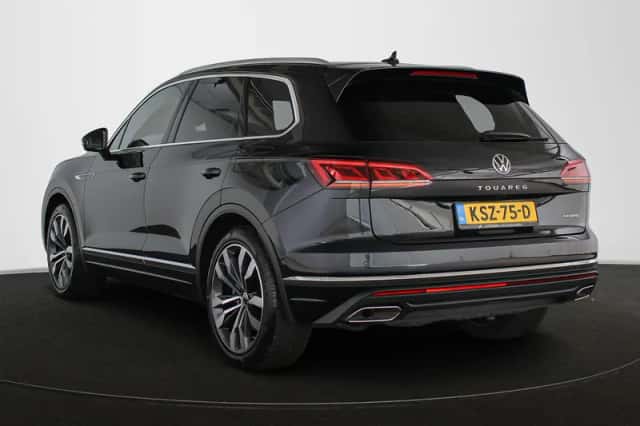 Volkswagen Touareg (2022) thumbnail 4