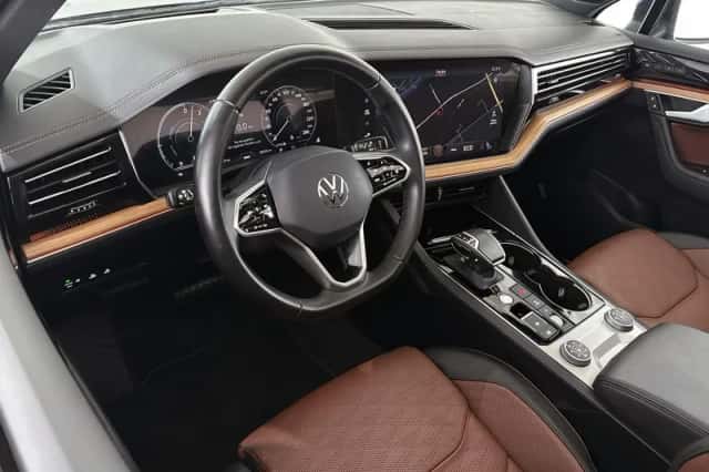 Volkswagen Touareg (2022) thumbnail 5