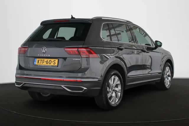 Volkswagen Tiguan (2023) thumbnail 3