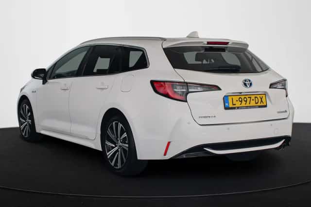 Toyota Corolla (2021) thumbnail 4