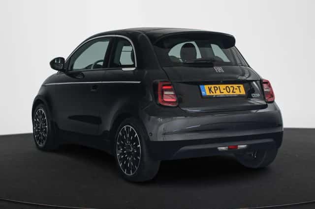 Fiat 500 (2024) thumbnail 3