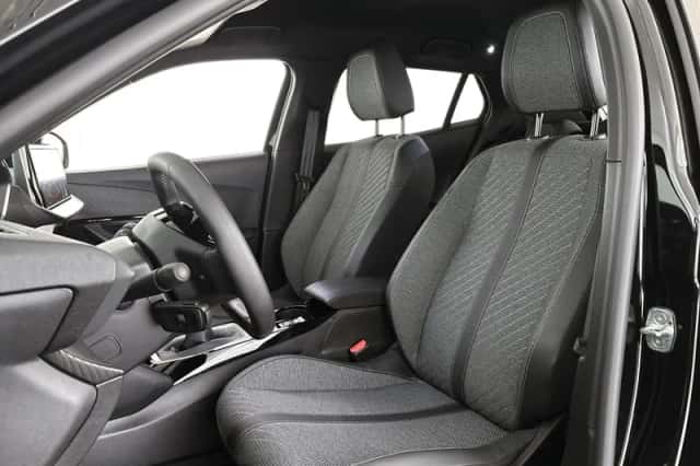 Peugeot 2008 (2024) thumbnail 6