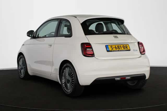 Fiat 500e (2023) thumbnail 4
