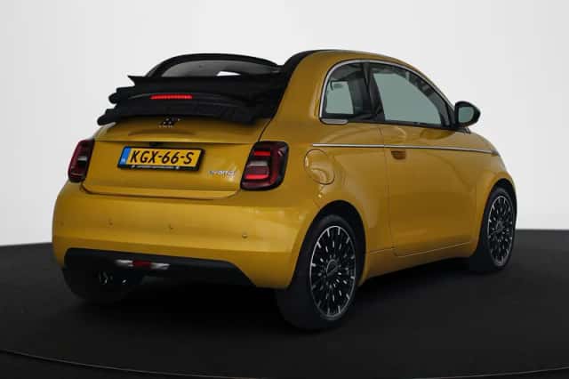Fiat 500C (2026) thumbnail 3