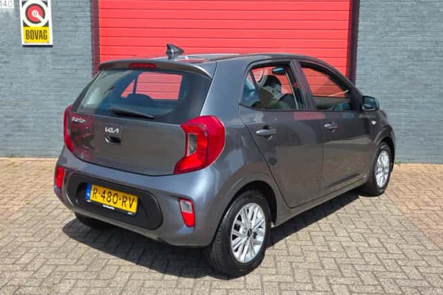 Kia Picanto (2022) thumbnail 3