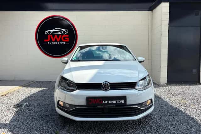 Volkswagen Polo (2015) thumbnail 2