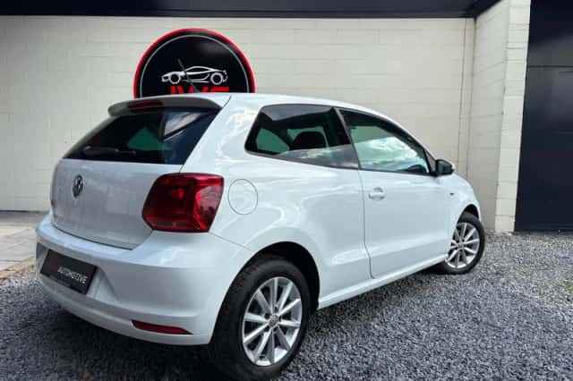 Volkswagen Polo (2015) thumbnail 4