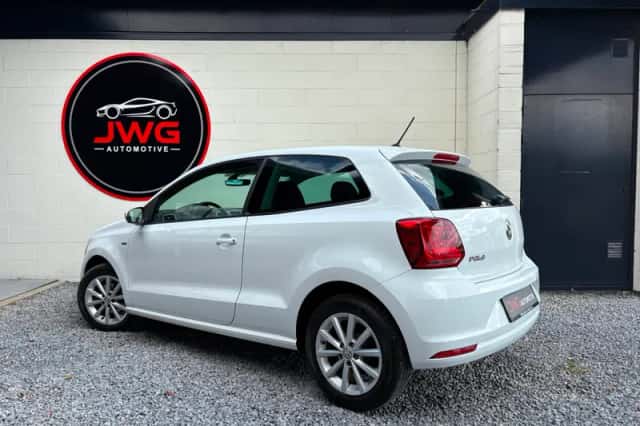 Volkswagen Polo (2015) thumbnail 6
