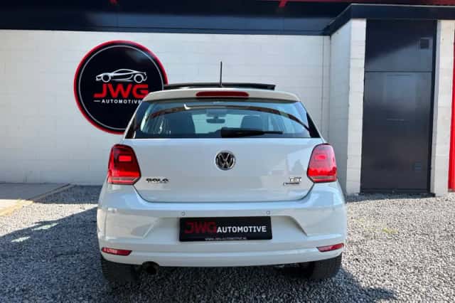 Volkswagen Polo (2015) thumbnail 6