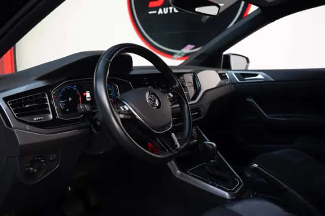 Volkswagen Polo (2018) thumbnail 2