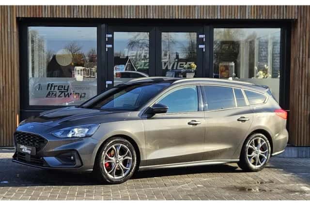 Ford Focus (2021) thumbnail 1