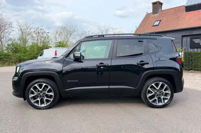 Jeep Renegade (2022) thumbnail 2