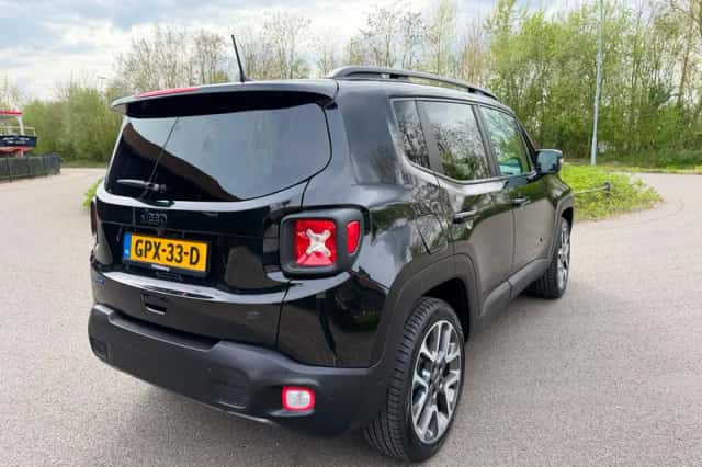 Jeep Renegade (2022) thumbnail 5