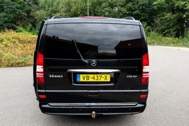 Mercedes-Benz Viano (2013) thumbnail 3