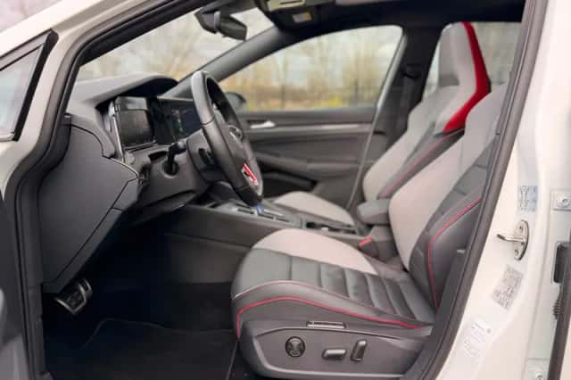 Volkswagen Golf (2021) thumbnail 3