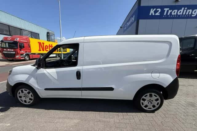 Fiat Doblò (2018) thumbnail 2