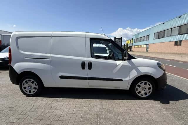 Fiat Doblò (2018) thumbnail 3
