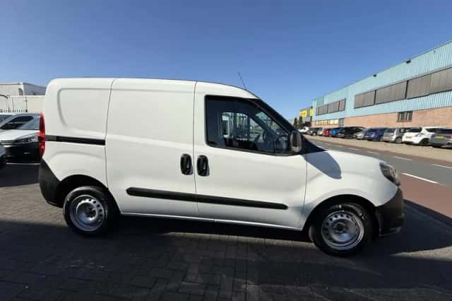 Fiat Doblò (2022) thumbnail 2