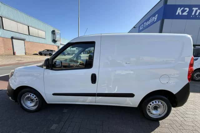Fiat Doblò (2022) thumbnail 3