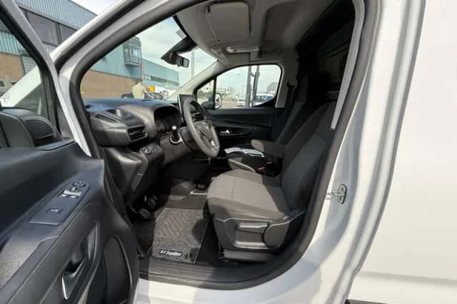Opel Combo (2024) thumbnail 6